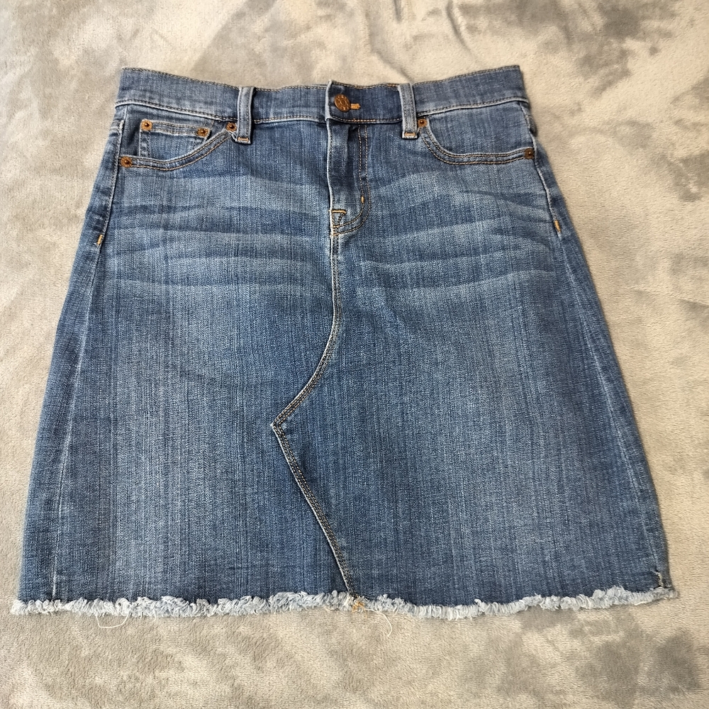 2/$30 J. Crew Blue Denim Mini Skirt Womens Size‎ 4 Raw Hem Medium Wash